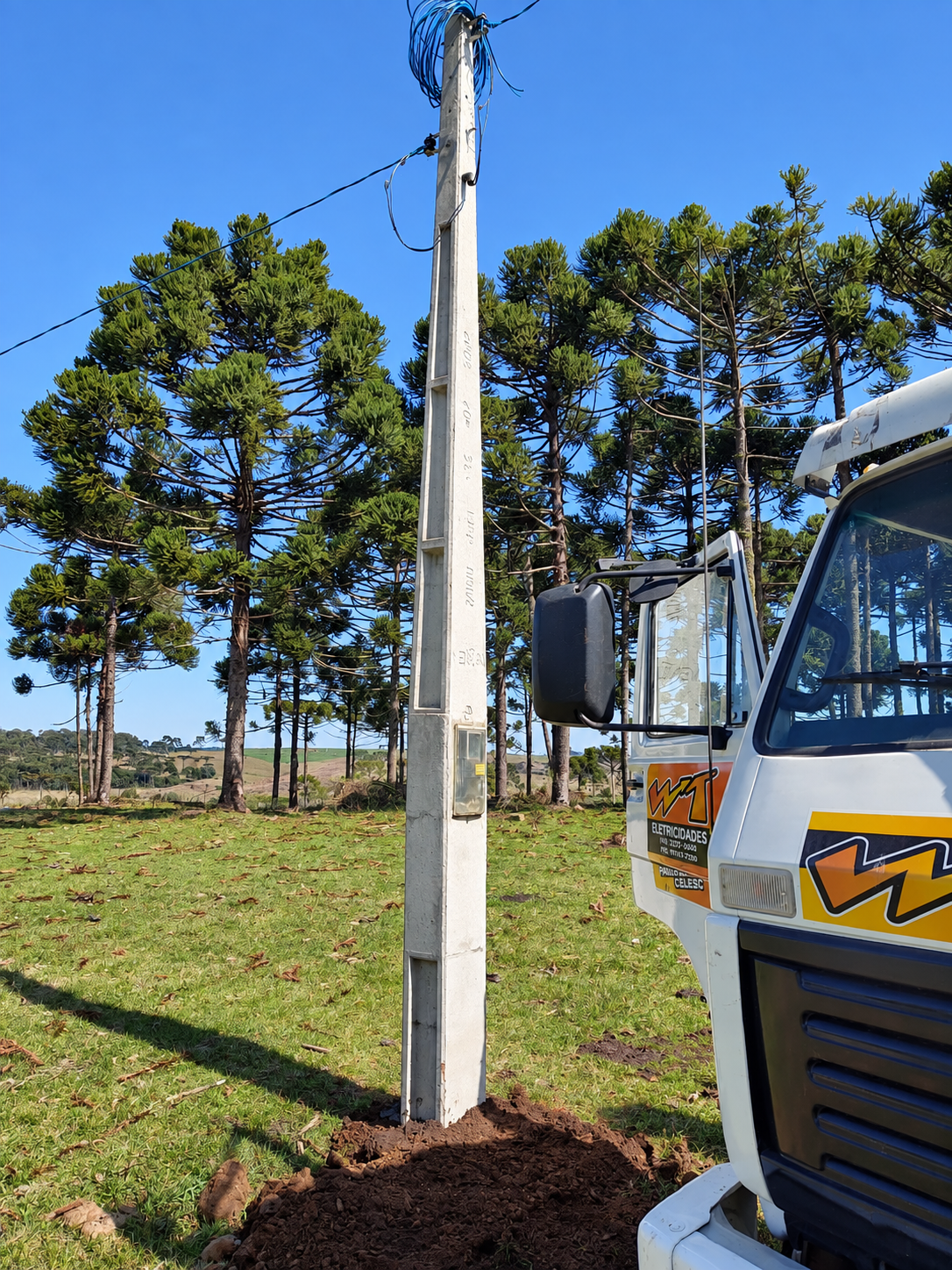Postes novos e usados negociados pela WT Eletricidades