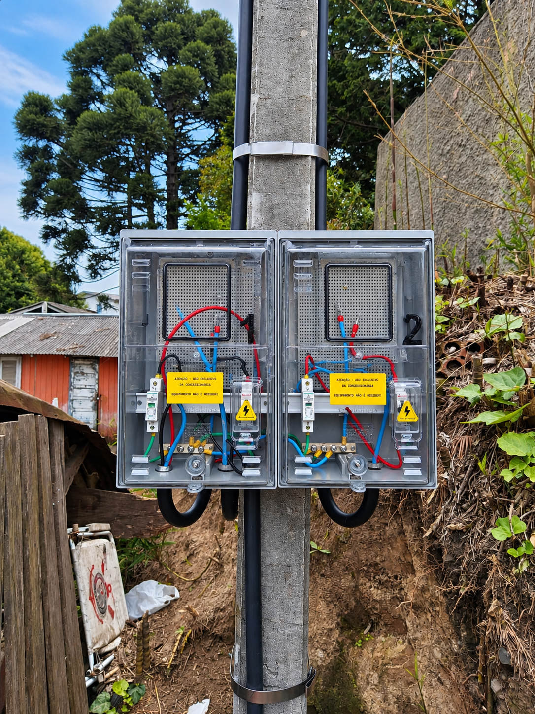 Manutenção e troca de caixa de entrada de energia
